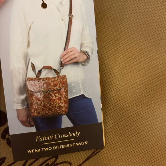 Patricia Nash small tropical print leather backpack - Picture 6 of 7